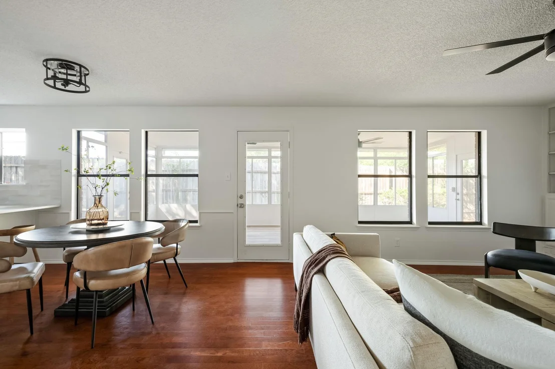 Photo of 1106 Split Oak CV