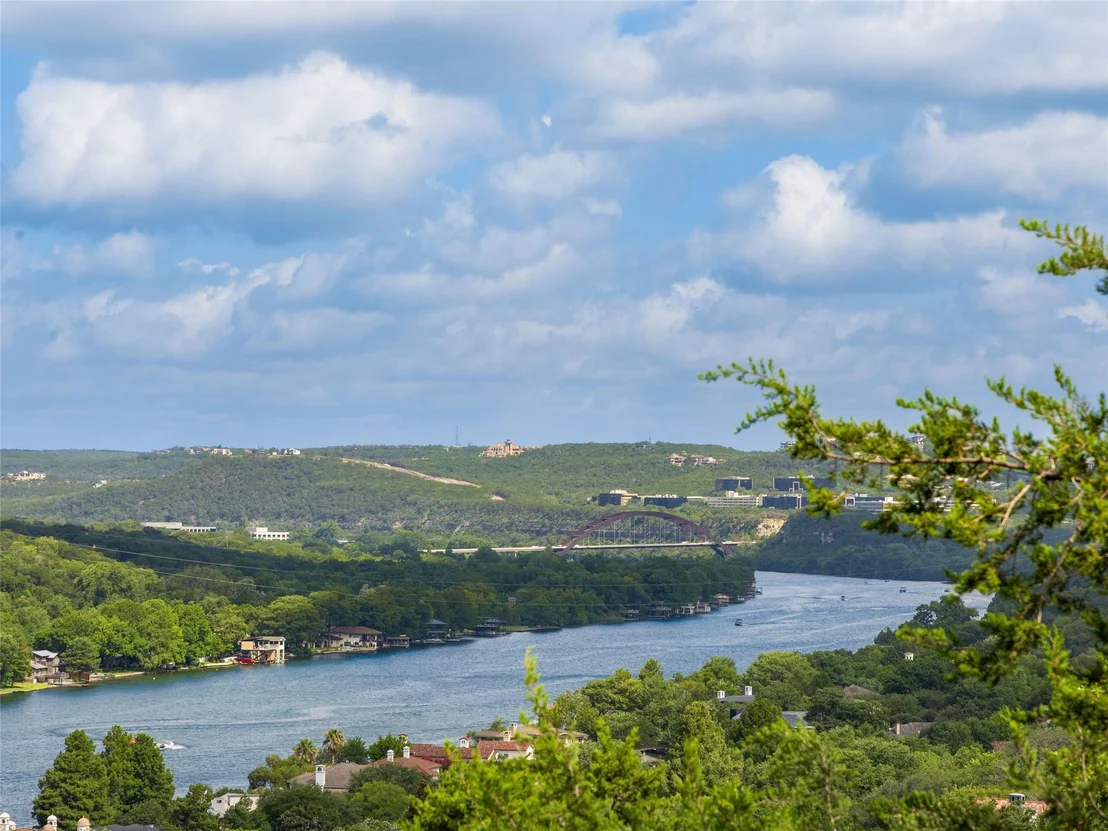 Photo of 4323 Mt Bonnell RD