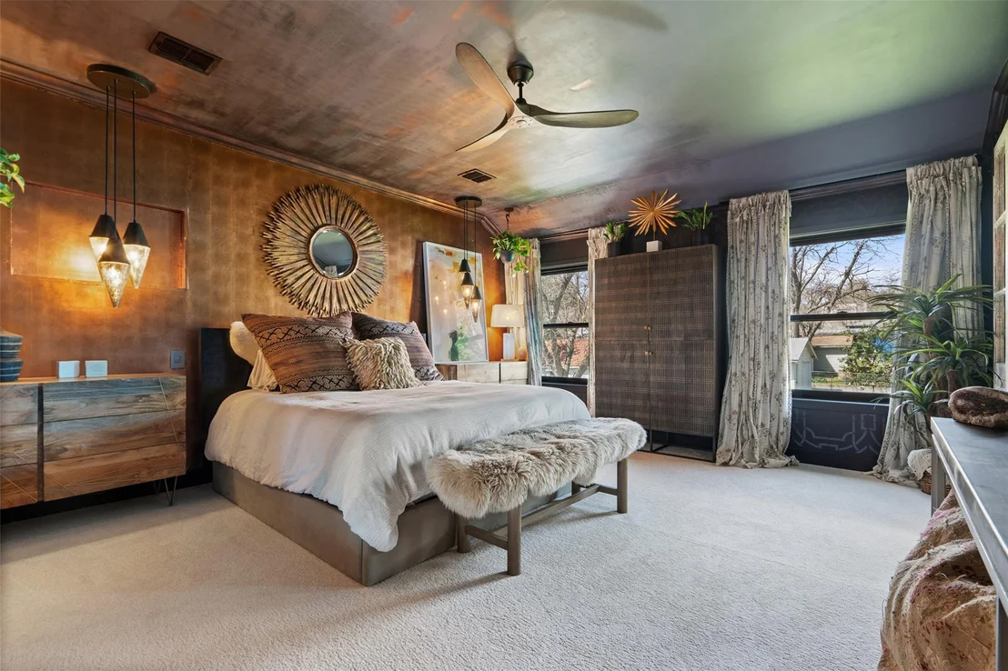 Photo of 1102 Kinney Ave