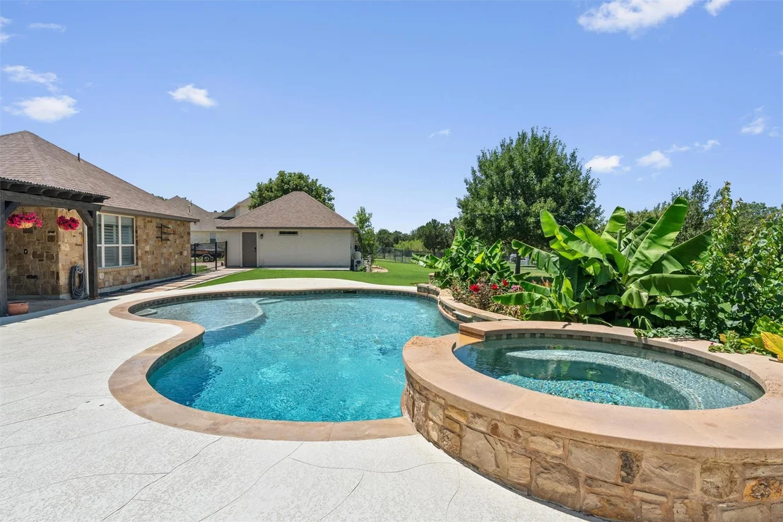 Photo of 152 Whitney Woods CIR