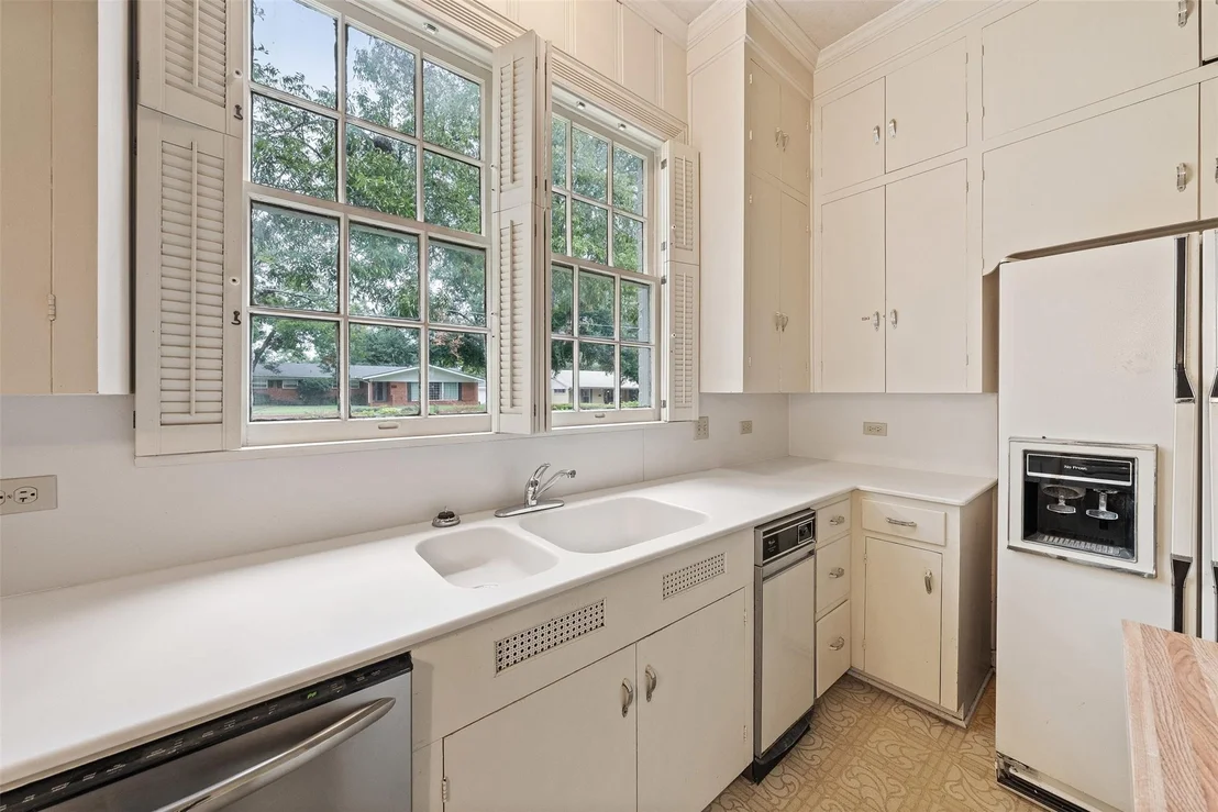 Photo of 516 W Nugent Ave