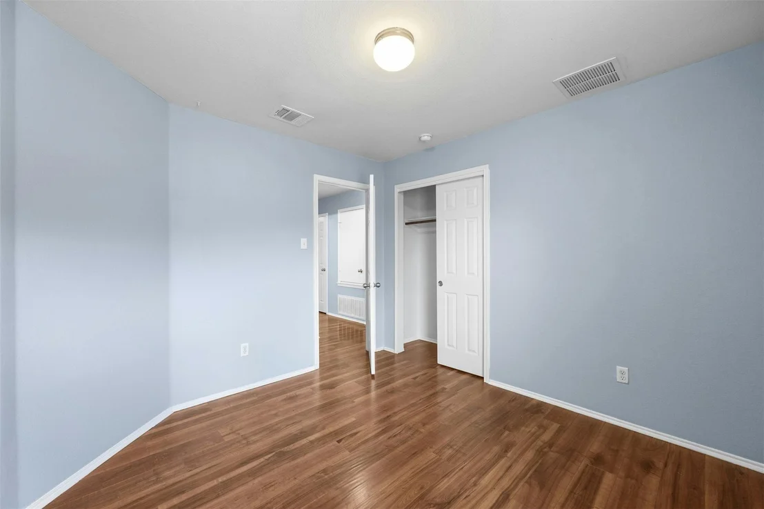 Photo of 5604 Malcom TRL