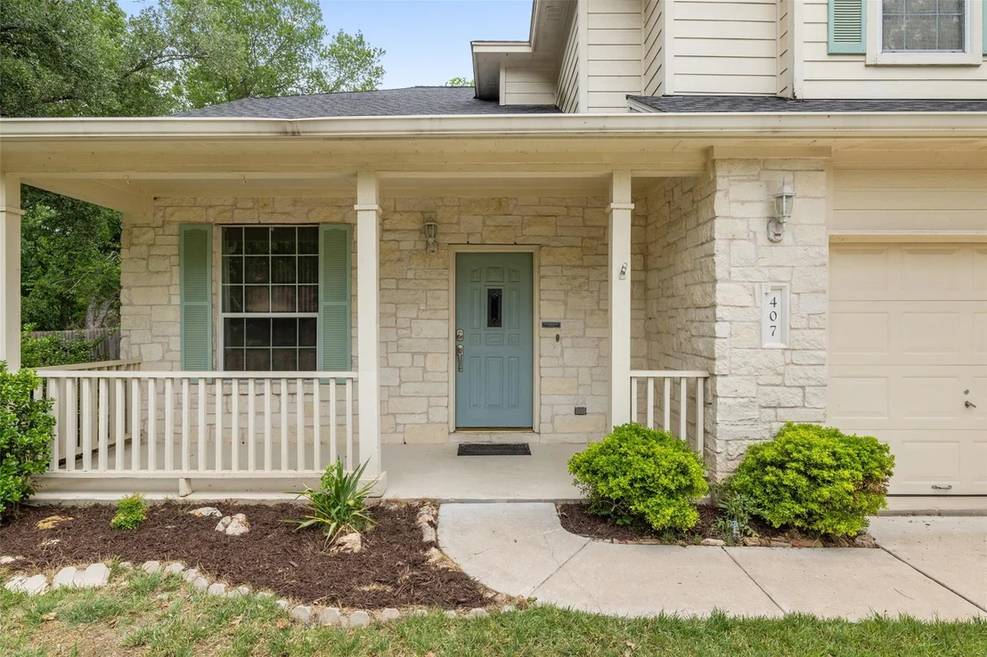 Photo of 407 N Lori CIR
