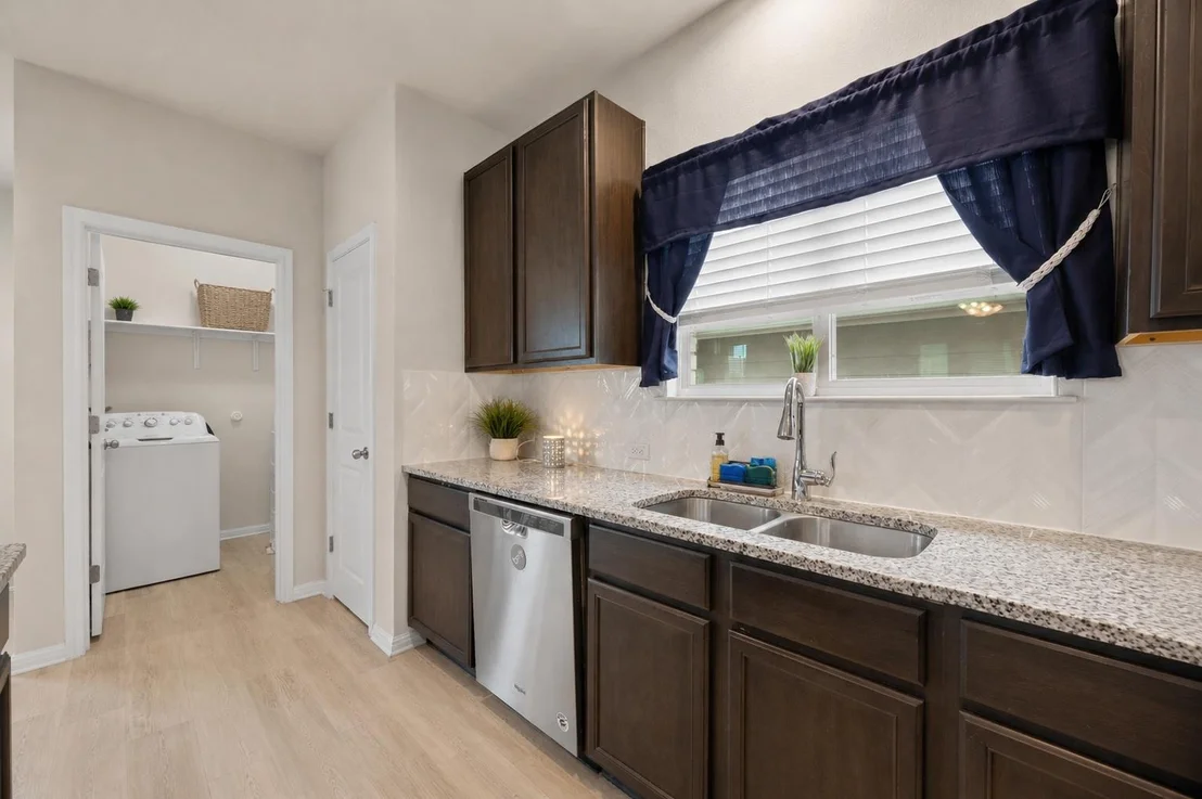 Photo of 558 Nautical LOOP