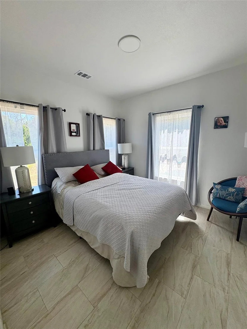 Photo of 668 Fairview DR