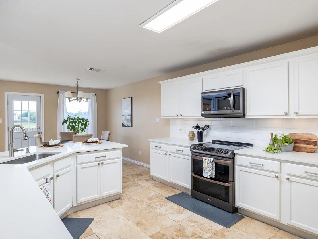 Photo of 235 Herrera TRL