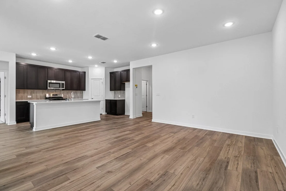 Photo of 300 Romans RD