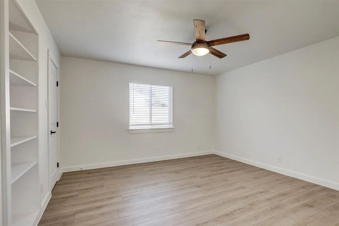 Photo of Unit A at 1402 Valleyridge CIR