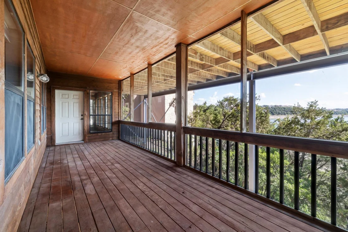 Photo of 18409 Lakepoint CV