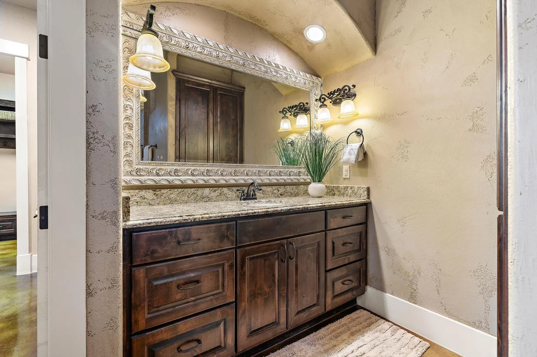 Photo of 201 Eagle Valley LN