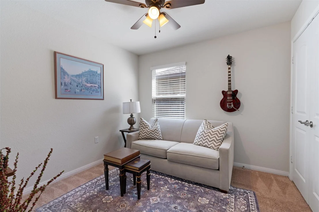 Photo of 110 Hobby ST
