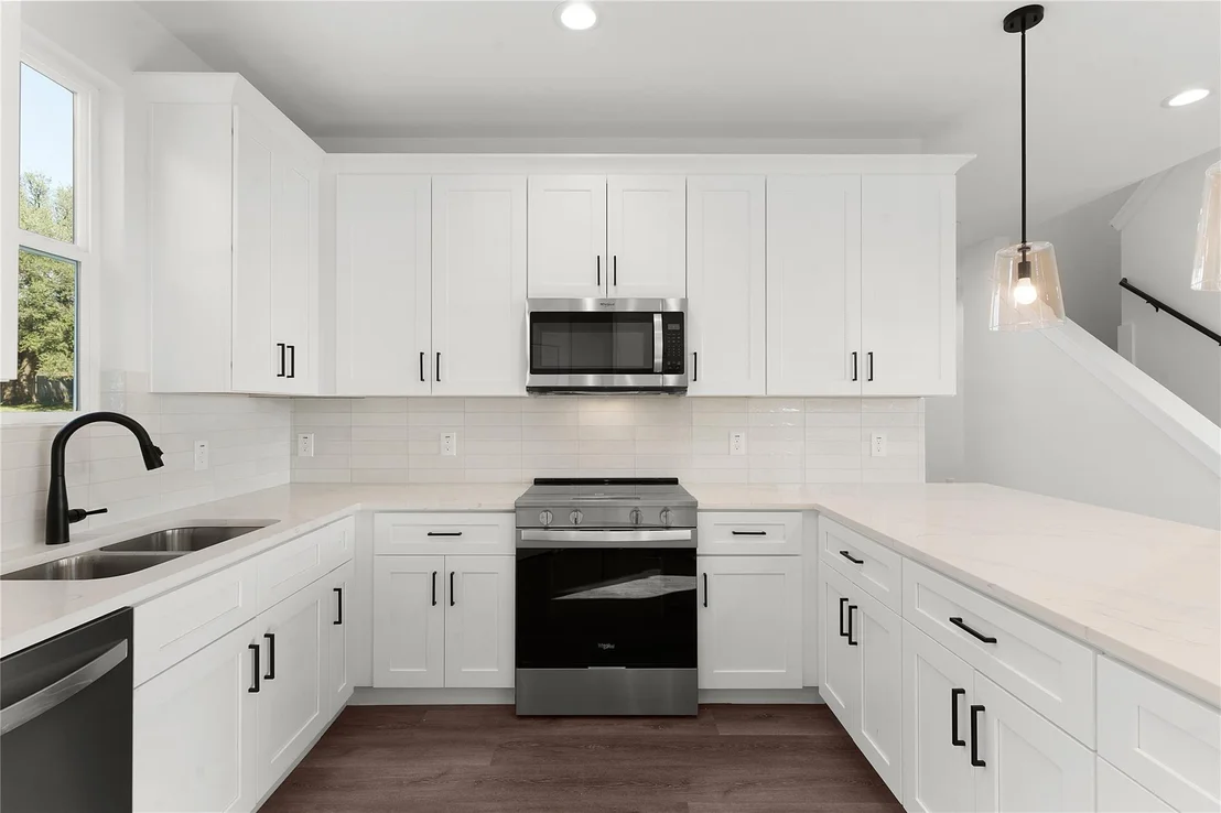 Photo of 105 Carmen CV