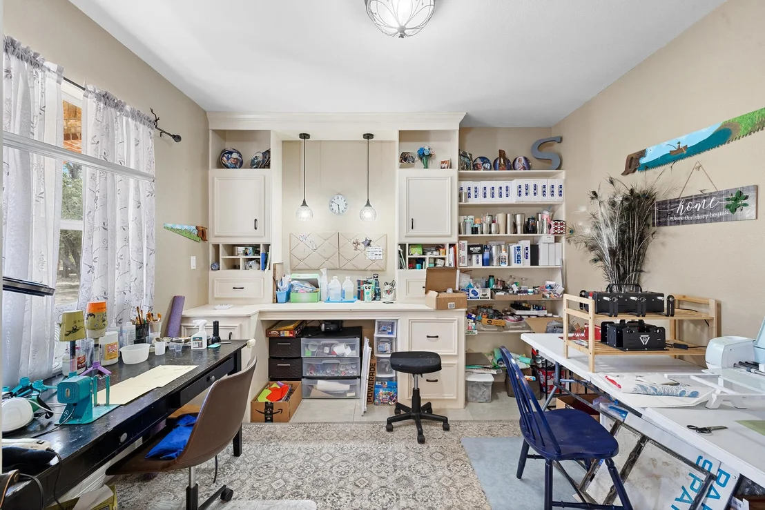 Photo of 1102 Private Road 2332