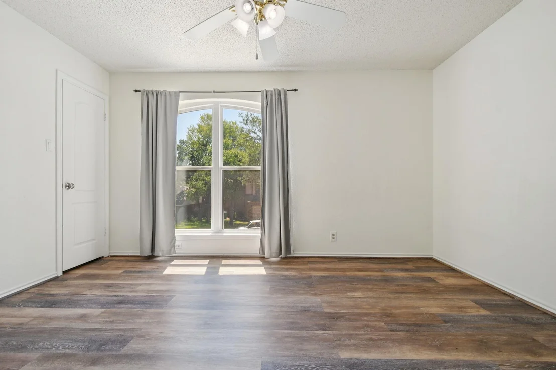 Photo of 1106 Red Bird DR