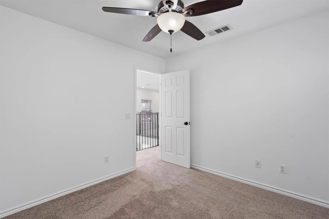 Photo of 8423 Racine TRL