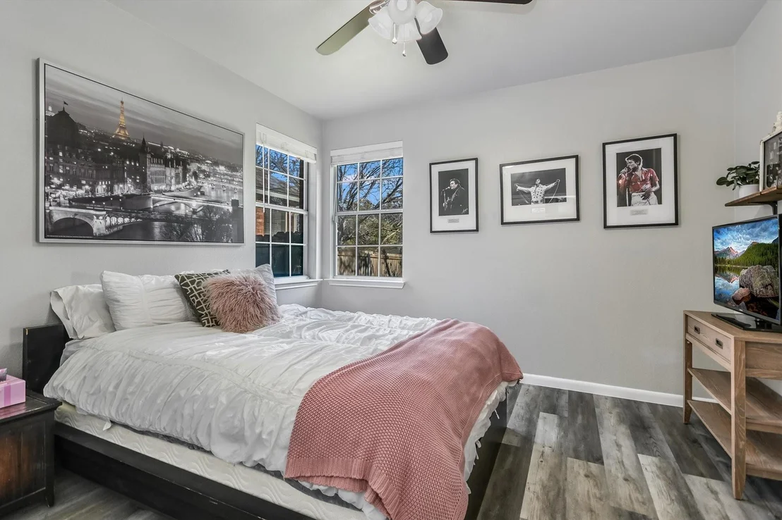 Photo of 8529 Axis DR