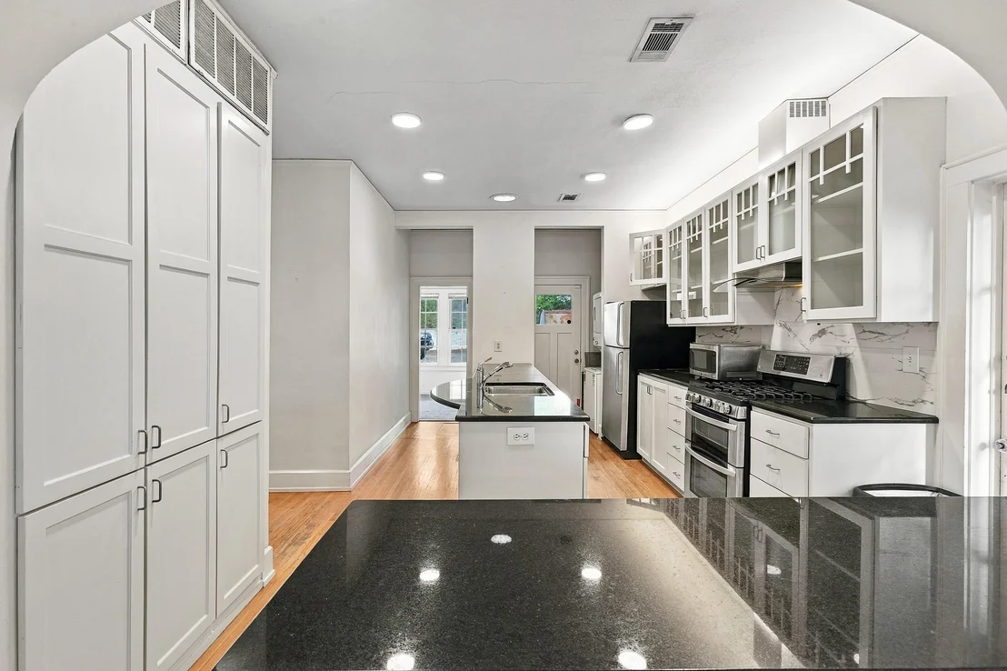 Photo of 3200 Harris Park Ave