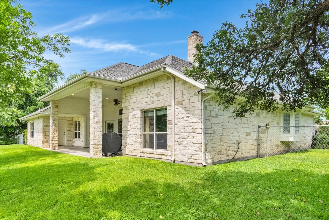 Photo of 307 E Pheasant RD