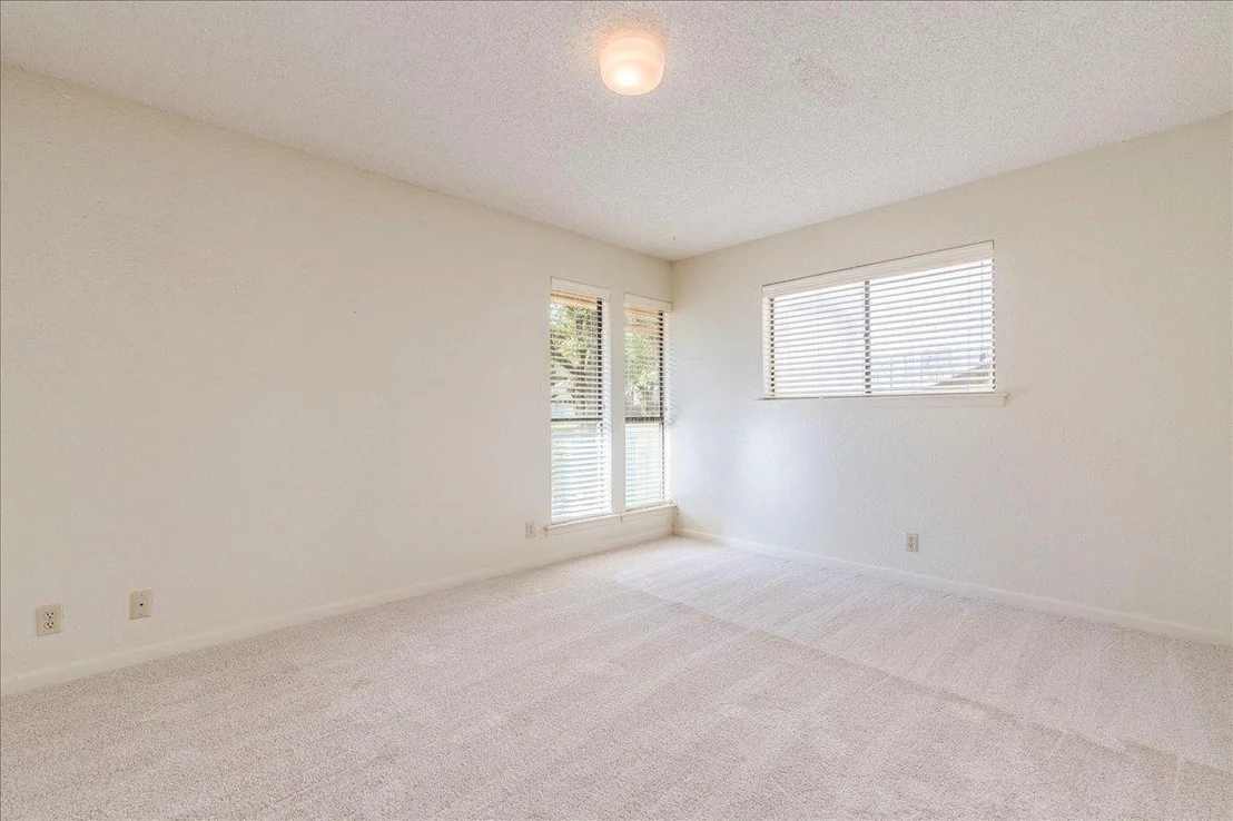 Photo of 7300 Tanbark CV