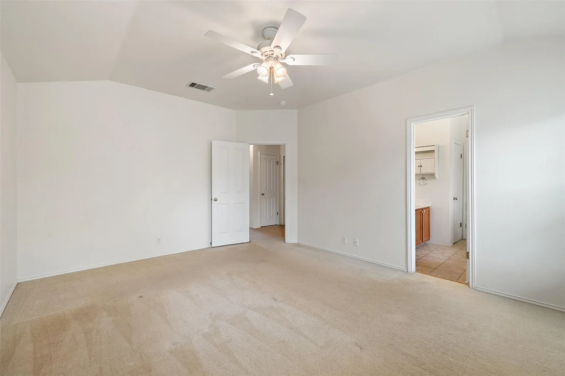 Photo of 407 N Lori CIR