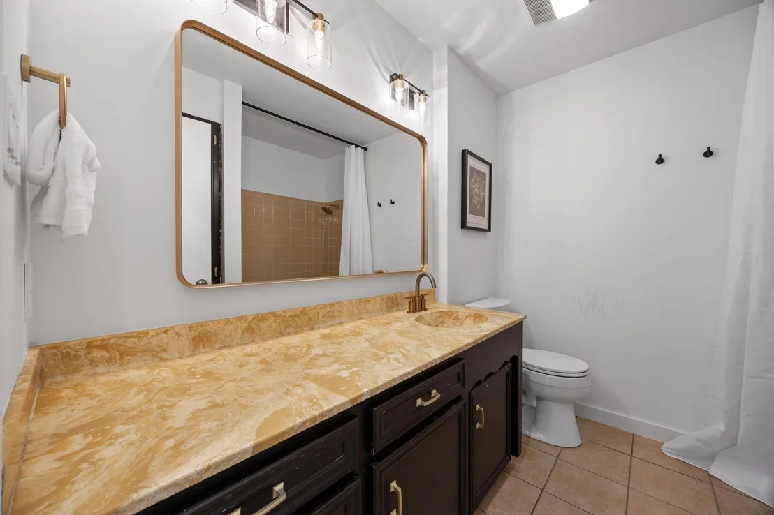 Photo of 1100 Parker CIR