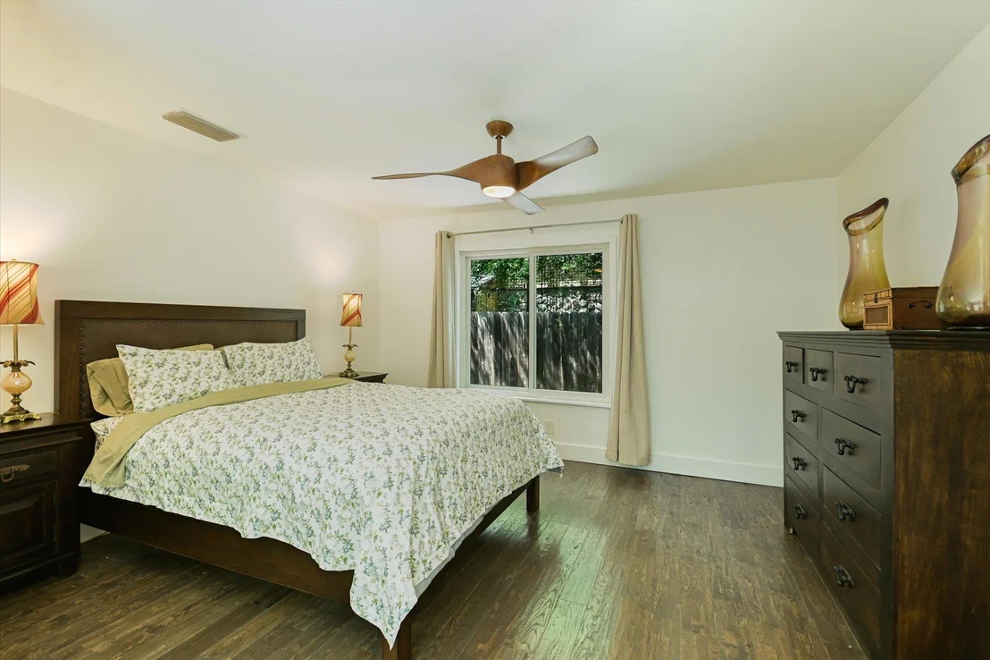 Photo of 605 Deep Eddy Ave