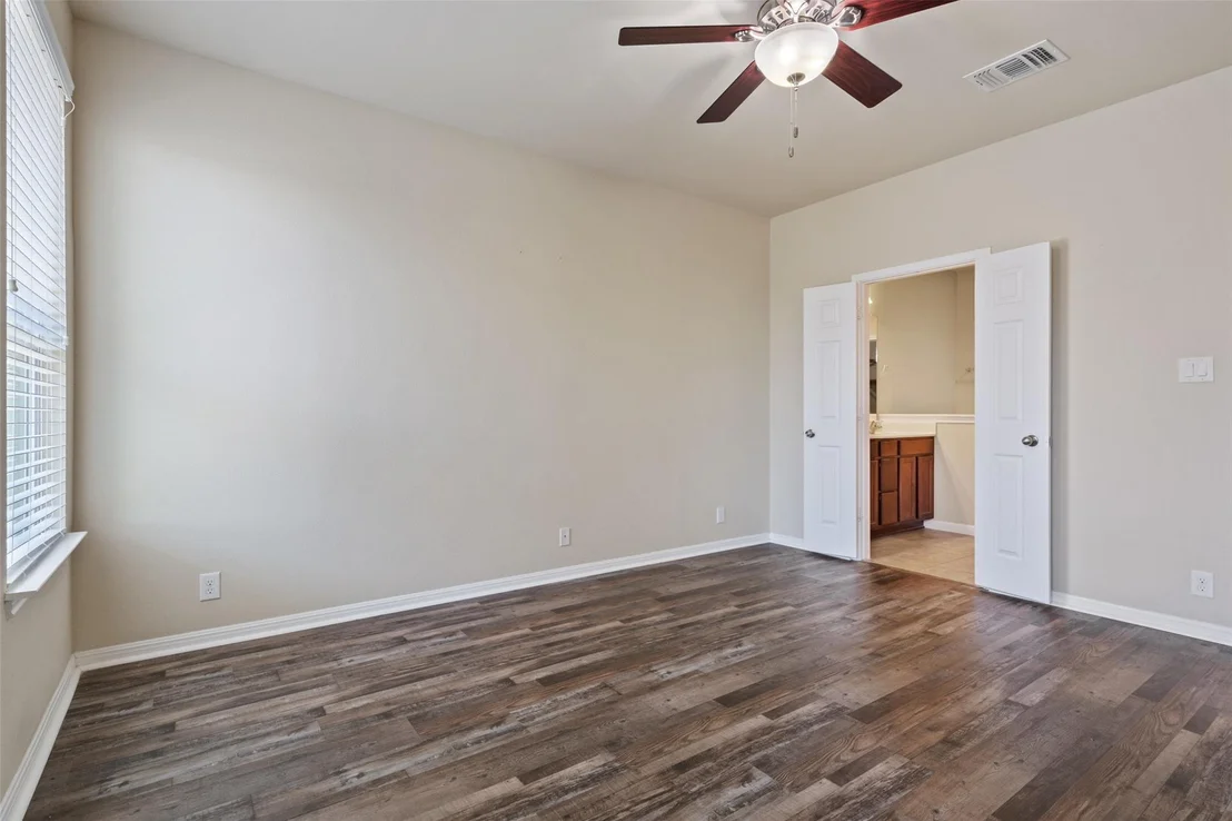 Photo of 1046 Lost Pines LN