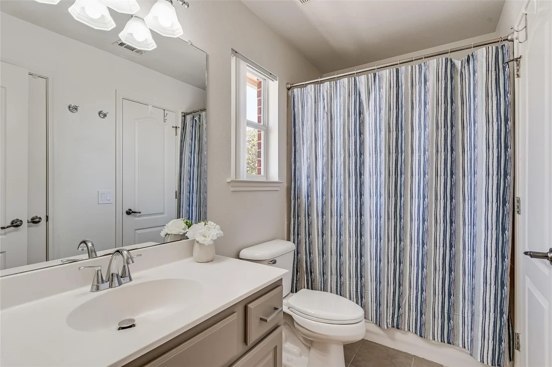 Photo of 2535 Crenshaw DR