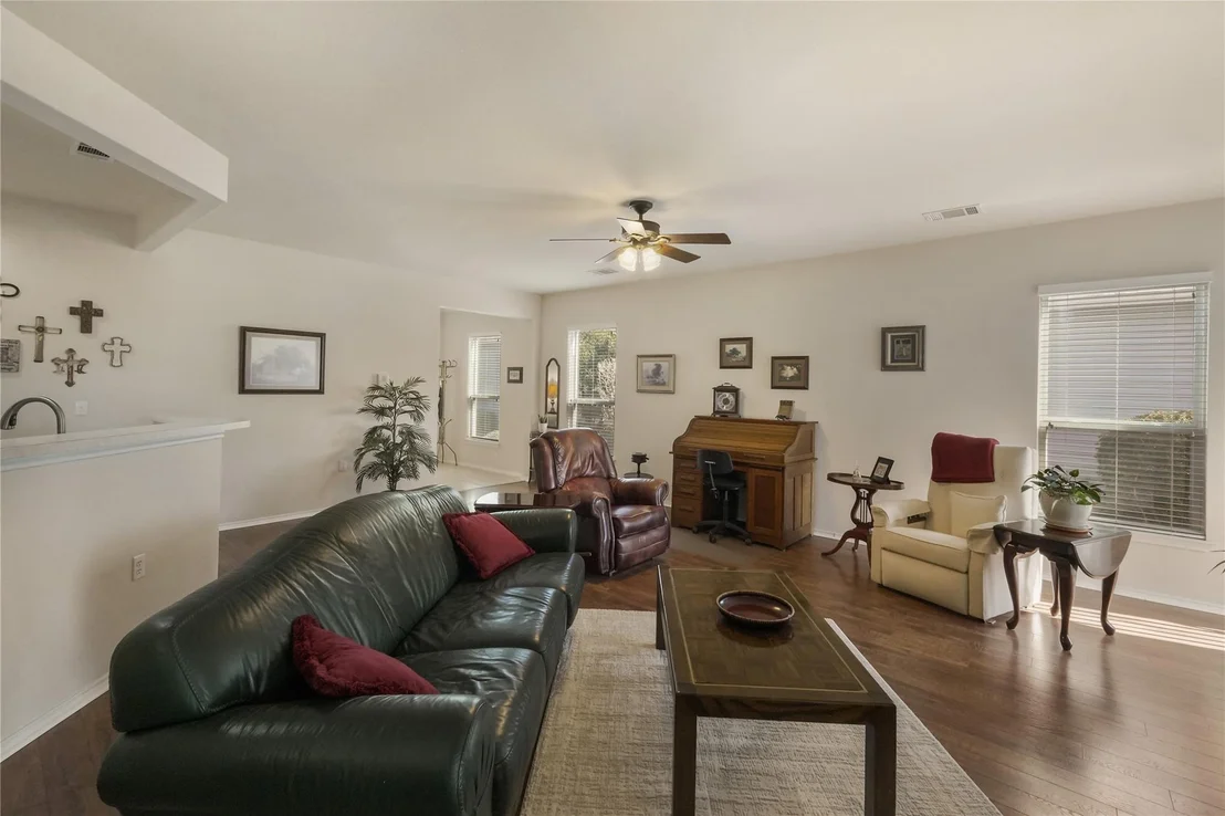 Photo of 113 Hampton CIR