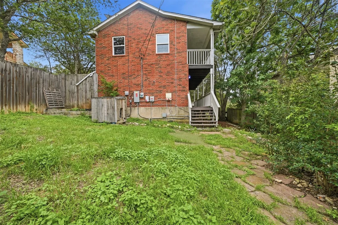 Photo of 1104 Franklin DR