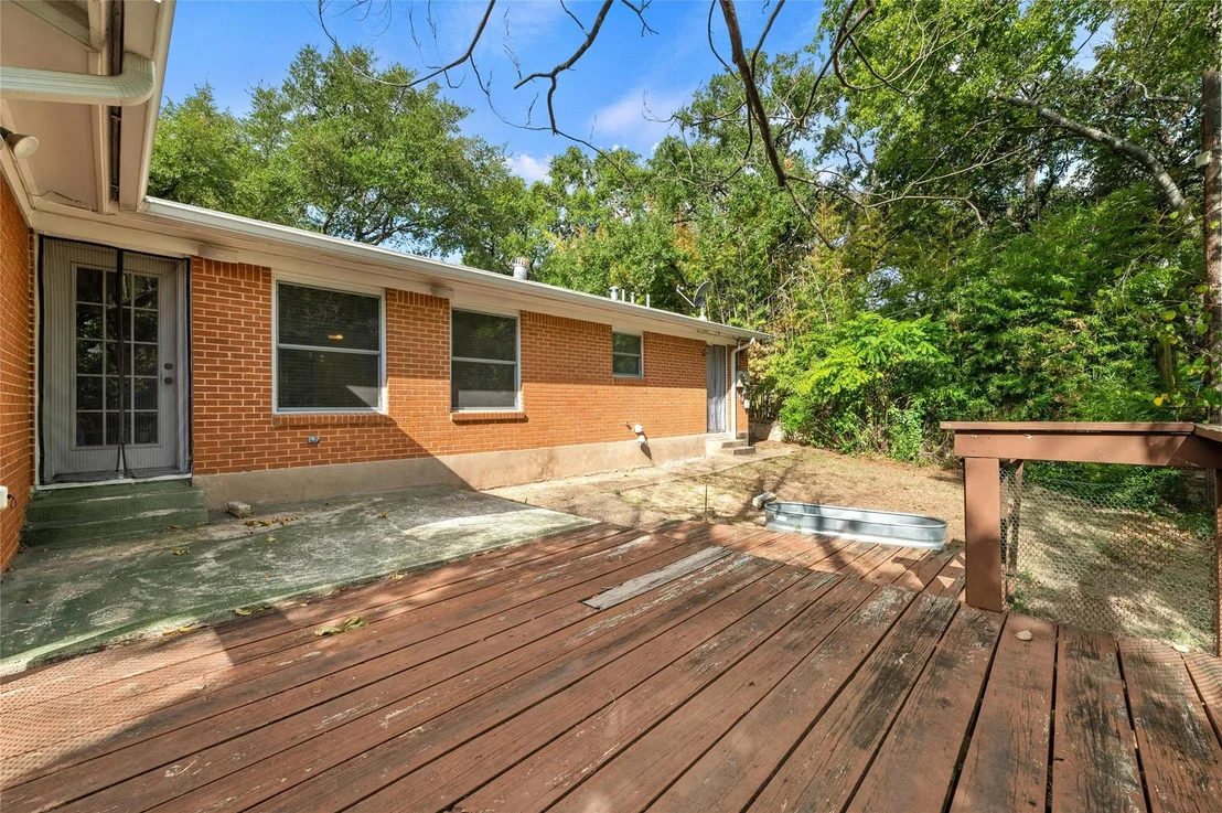 Photo of 504 Lone Oak DR