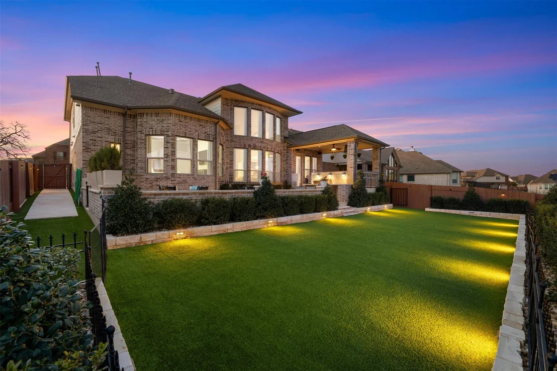 Photo of 2116 Ambling TRL