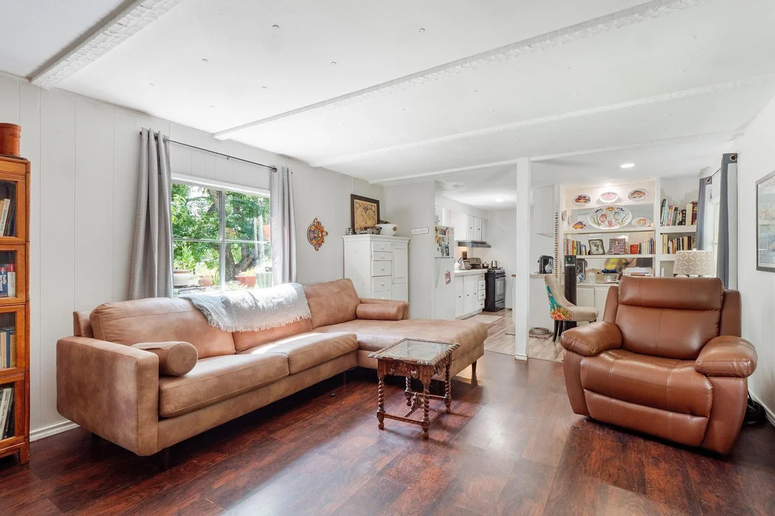 Photo of 213 Taylor DR