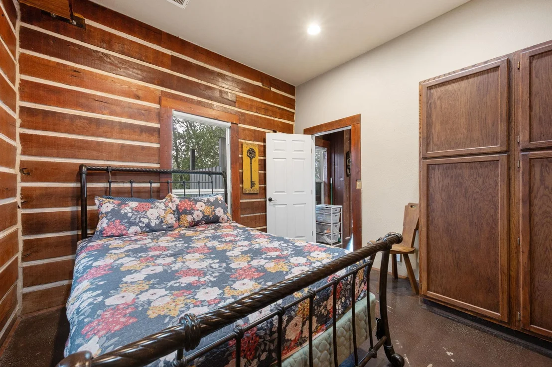 Photo of 28537 Paradise Manor DR
