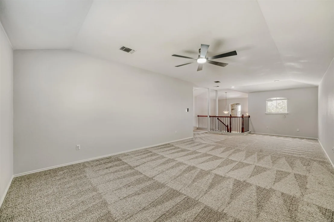 Photo of 301 Serpentine LN