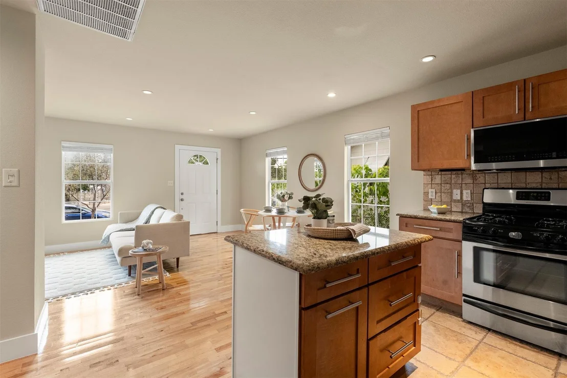 Photo of 500 Denson DR