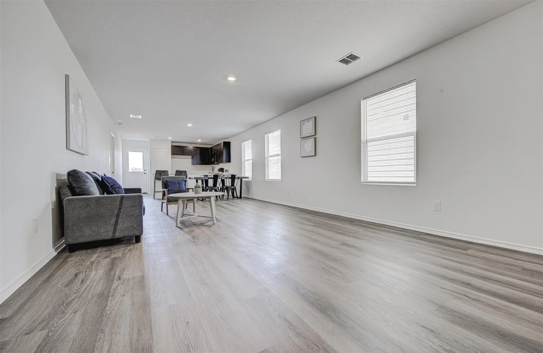 Photo of 517 Thunderstorm Ave
