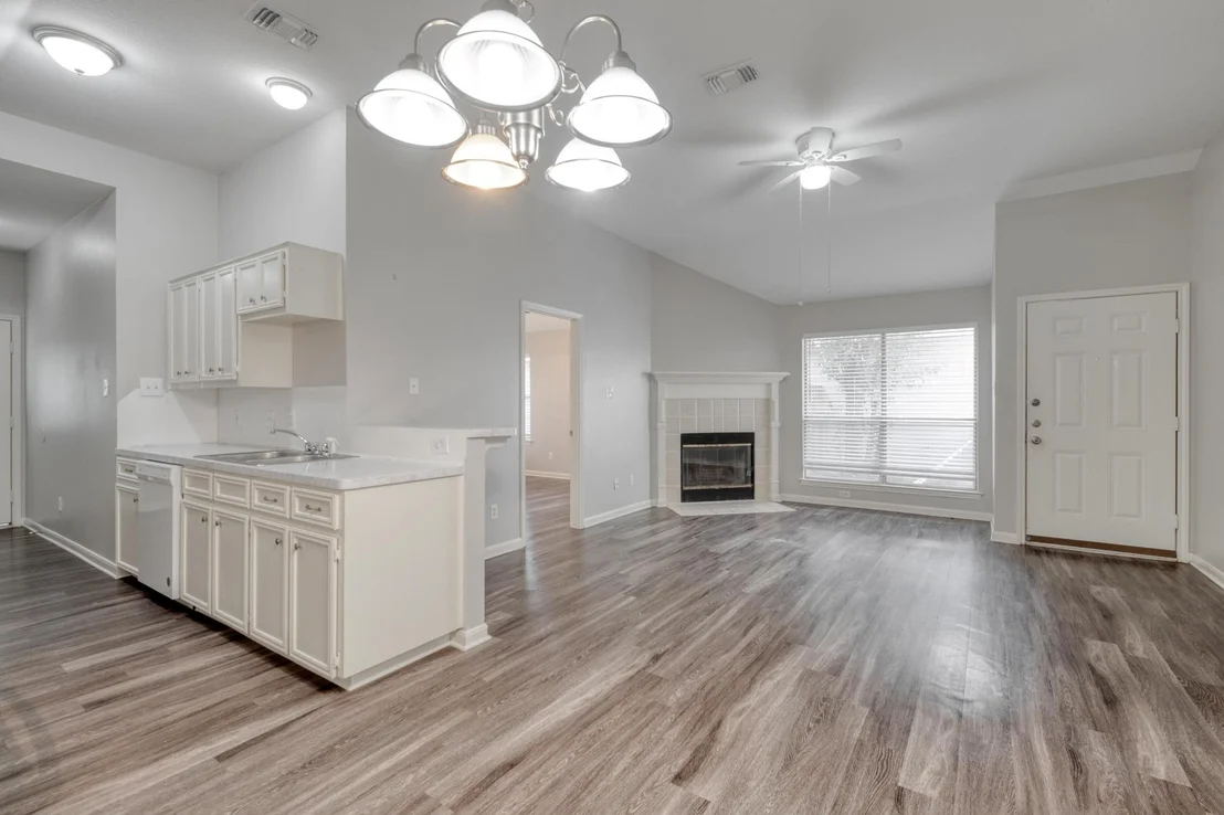 Photo of 2155 Redwing WAY