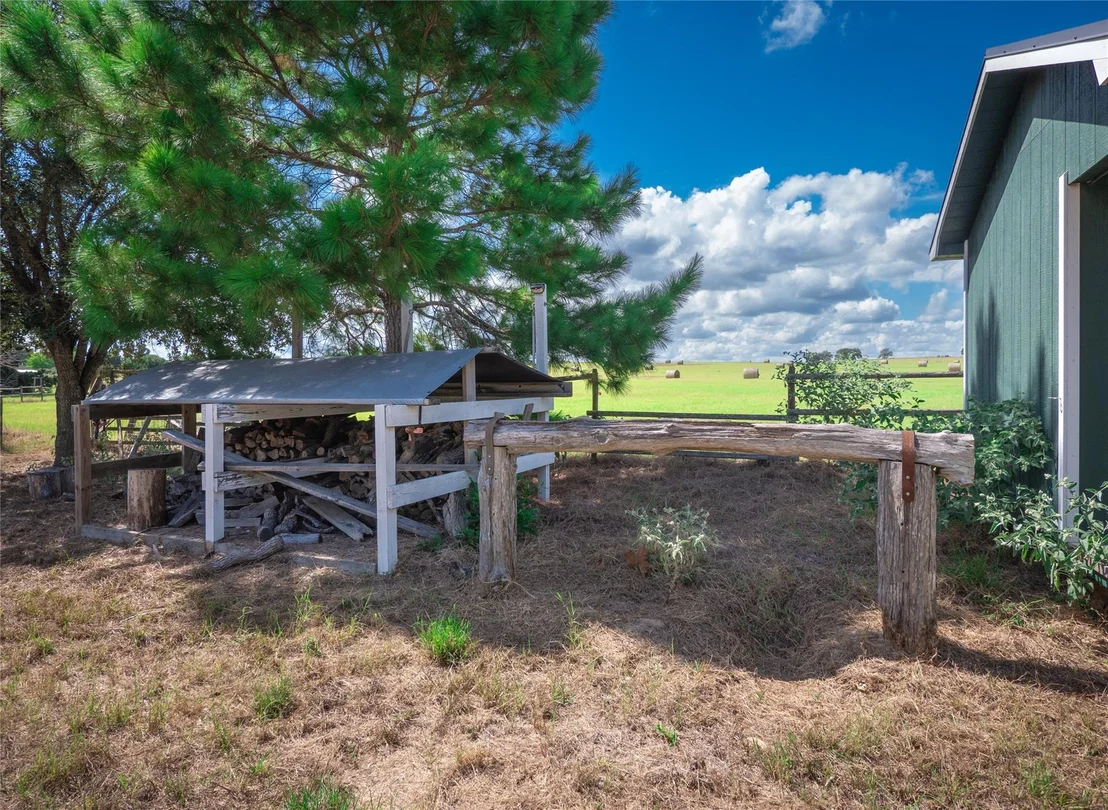 Photo of 245 Country LN