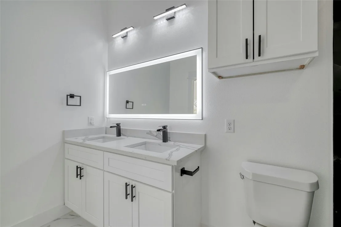 Photo of 121 Diamond Head DR
