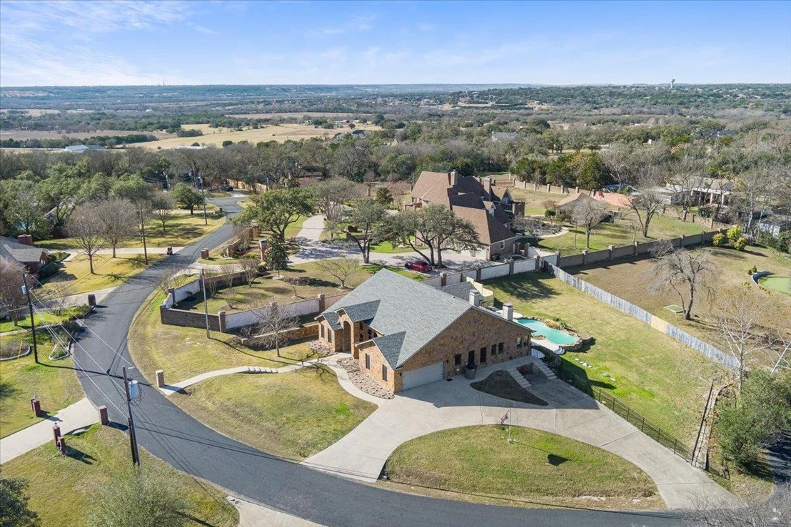 Photo of 3426 Summit CIR