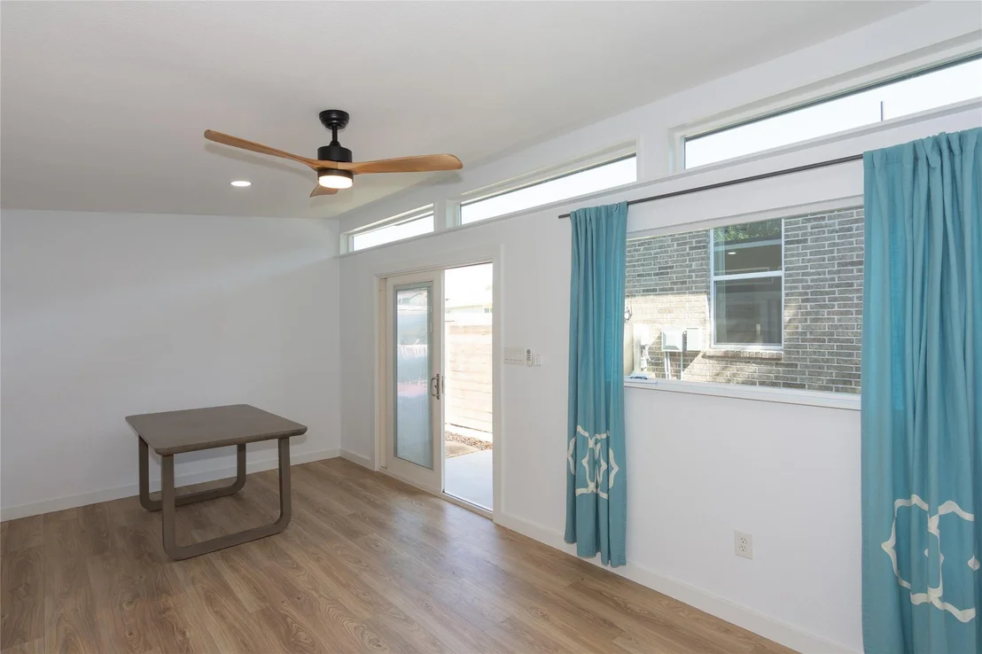 Photo of 121 Split Oak DR