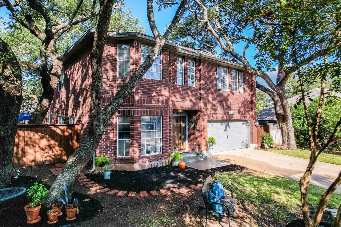 Photo of 1811 Azalea DR