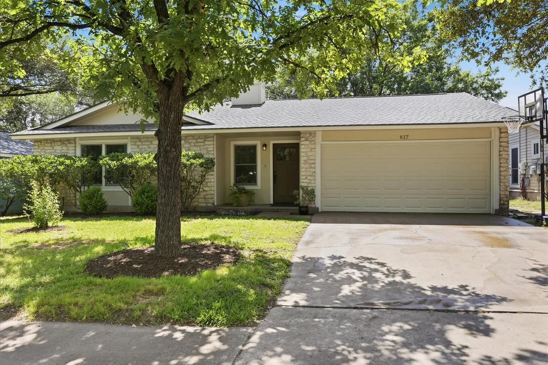 Photo of 617 Blackberry DR