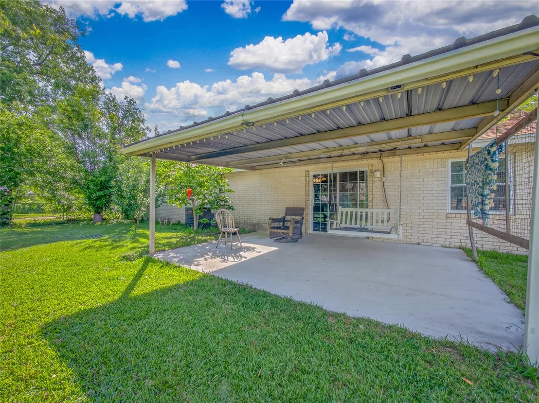 Photo of 719 W Karnes DR