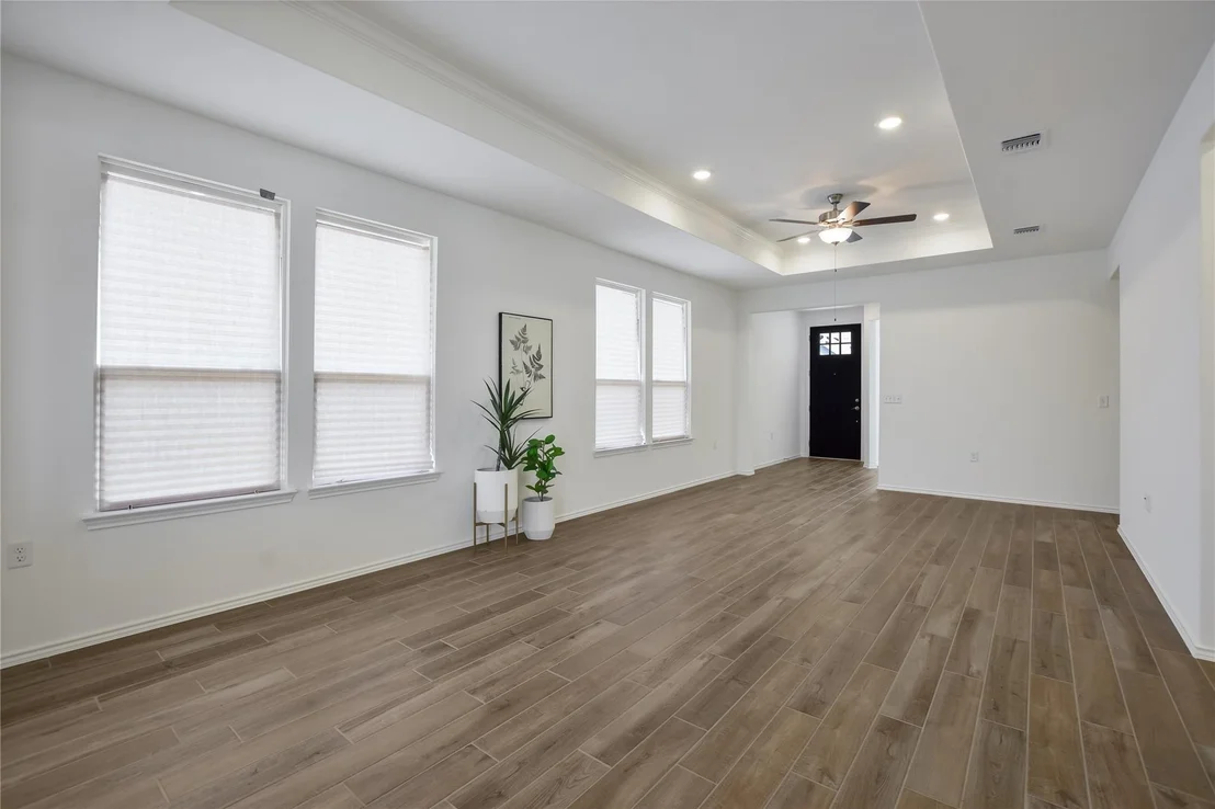 Photo of 103 Cross Bar ST