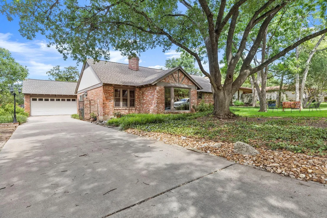 Photo of 2504 Briargrove DR