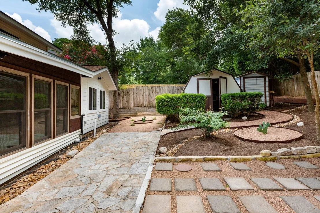 Photo of 1703 Deerfield DR