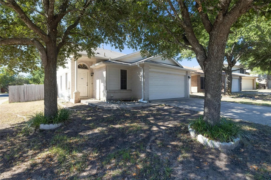 Photo of 1006 Port Daniel DR