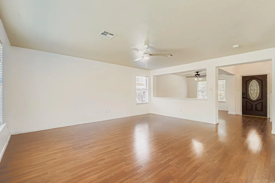 Photo of 411 Meadow Park DR